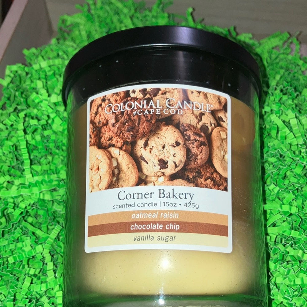 Corner Bakery Scented Candle - Cream